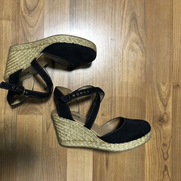 Ladies SODA Suede Wedge Shoes Size 7.5 Womens Shoes Wedges Summer - Picture 1 of 3